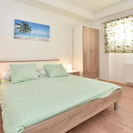 Gorgeous In Seget Donji With Kitchen Apartment Trogir